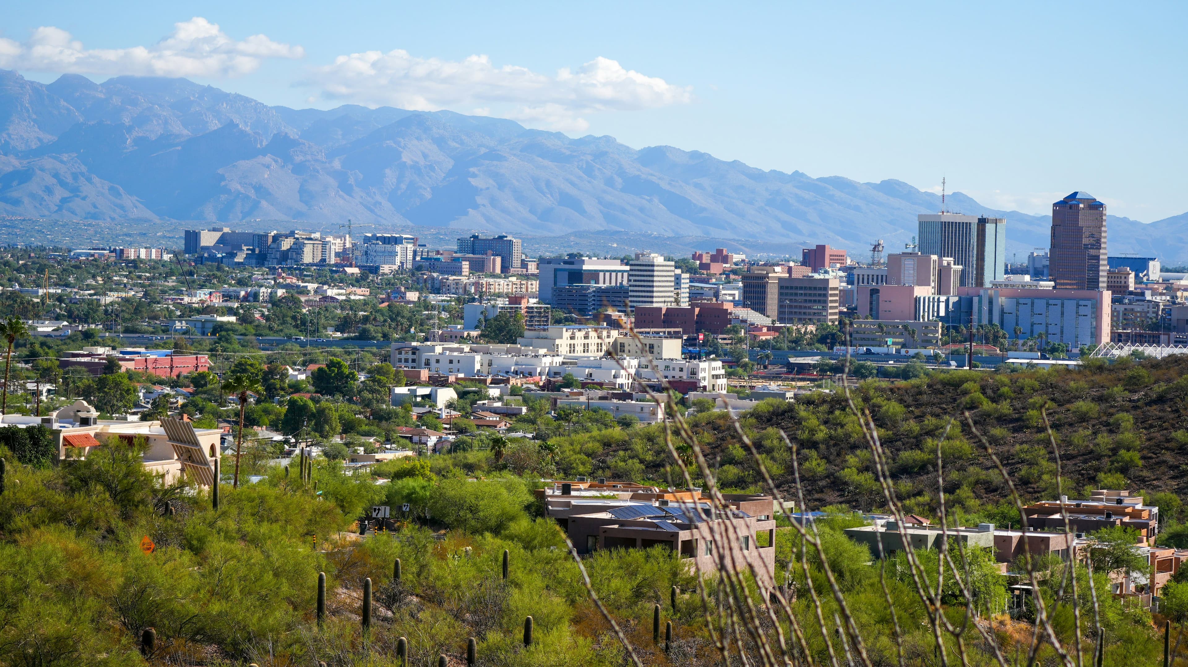 Tucson to Hartford Auto Transport
